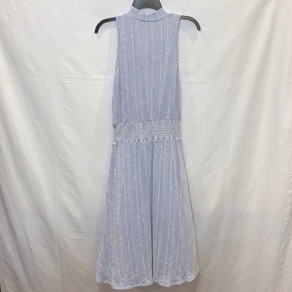 Caution to the Wind Maxi Dress - Picture 3 of 4